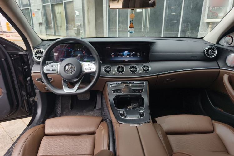 Used Mercedes-Benz E-Class 2020 E 260 L Sport Edition Center Console