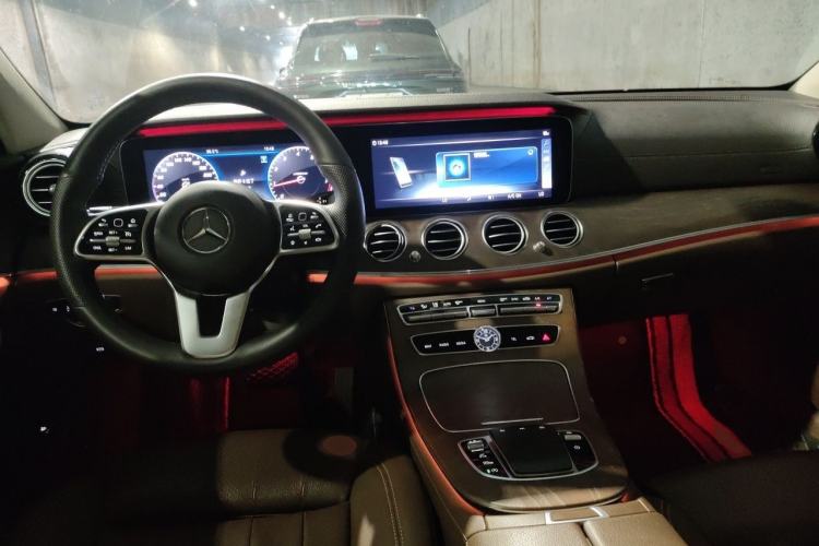 Used Mercedes-Benz E-Class 2020 E 260 L Center Console