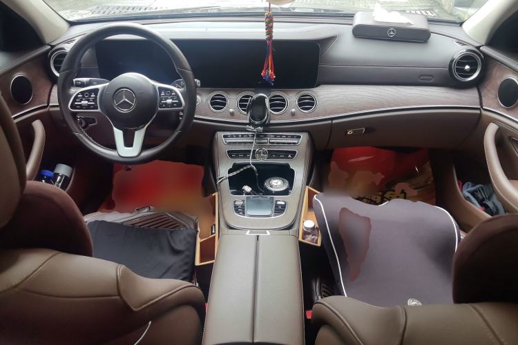 Used Mercedes-Benz E-Class 2020 Facelift E 300 L Stylish Edition Center Console