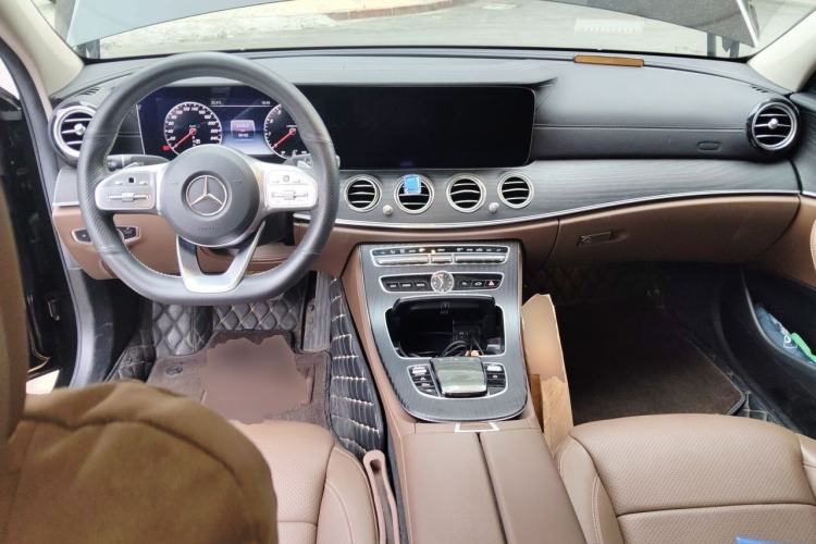 Used Mercedes-Benz E-Class 2020 E 300 L Luxury Model Center Console