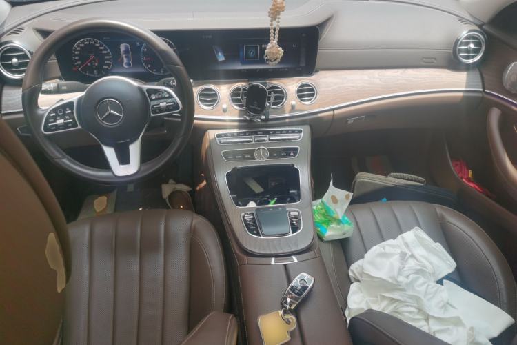 Used Mercedes-Benz E-Class 2020 Restyled E 300 L Exclusive Edition Center Console