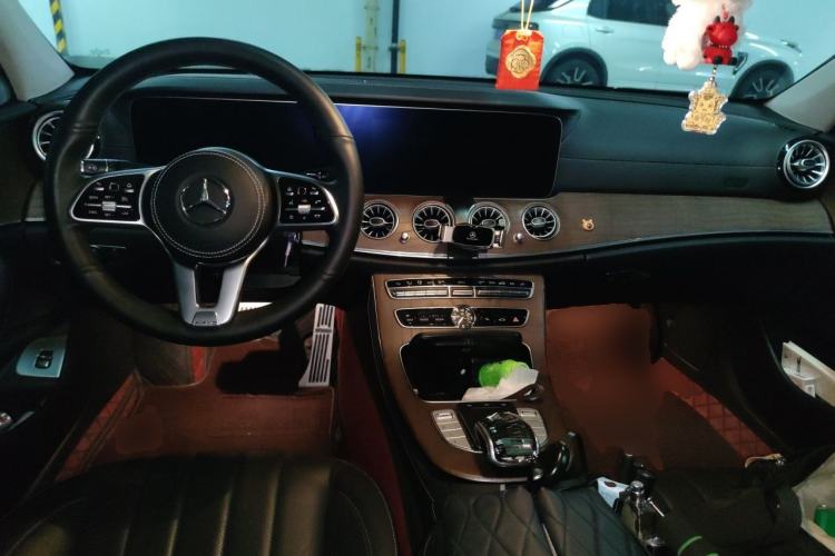Used Mercedes-Benz E-Class 2020 Restyled E 300 L Exclusive Edition Center Console