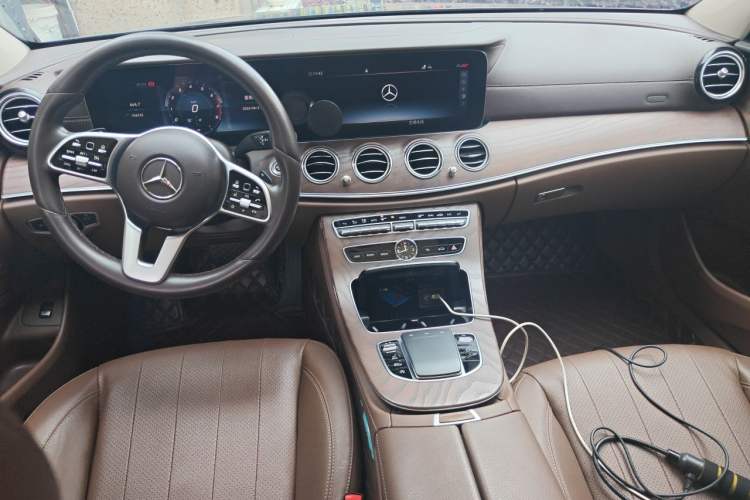 Used Mercedes-Benz E-Class 2020 Facelift E 300 L Stylish Edition Center Console