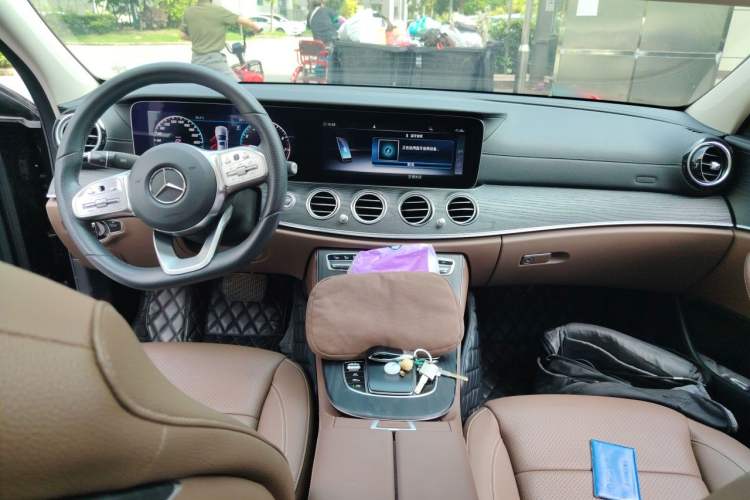 Used Mercedes-Benz E-Class 2020 Restyled E 300 L Sporty and Stylish Edition Center Console