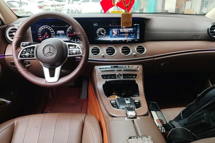Used Mercedes-Benz E-Class 2020 Facelift E 300 L Stylish Edition Center Console