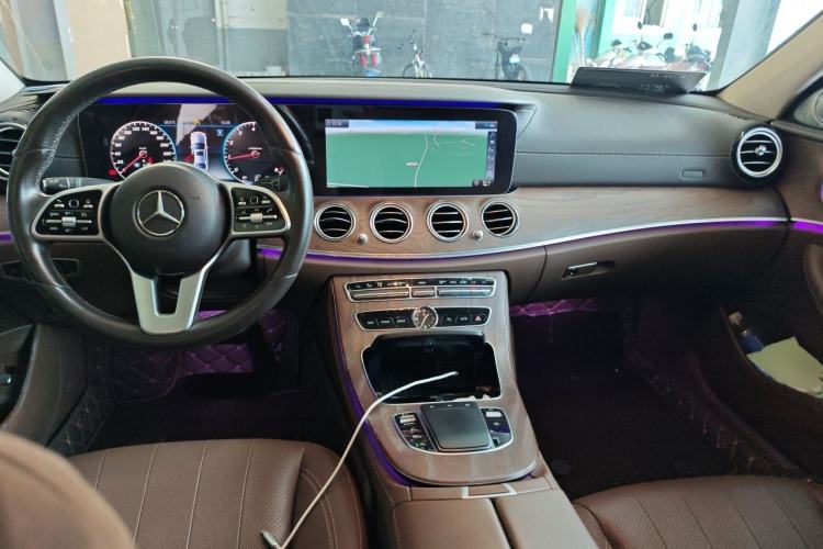 Used Mercedes-Benz E-Class 2020 Facelift E 300 L Stylish Edition Center Console