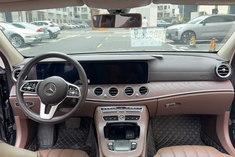 Used Mercedes-Benz E-Class 2020 Restyled E 300 L Exclusive Edition Center Console