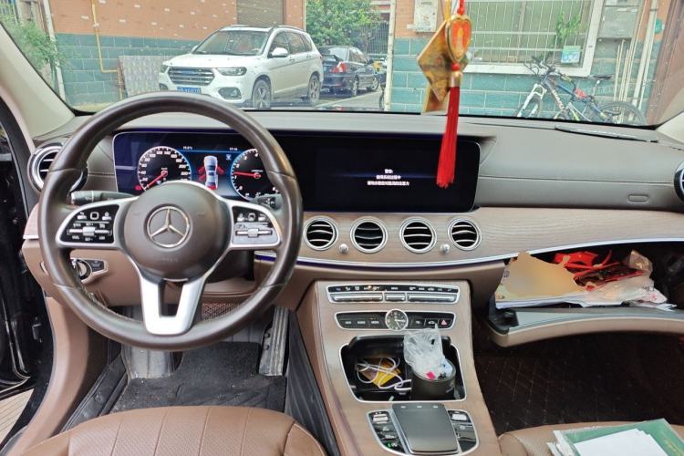 Used Mercedes-Benz E-Class 2020 Facelift E 300 L Stylish Edition Center Console