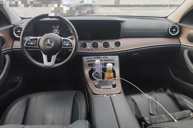 Used Mercedes-Benz E-Class 2020 Facelift E 300 L Stylish Edition Center Console