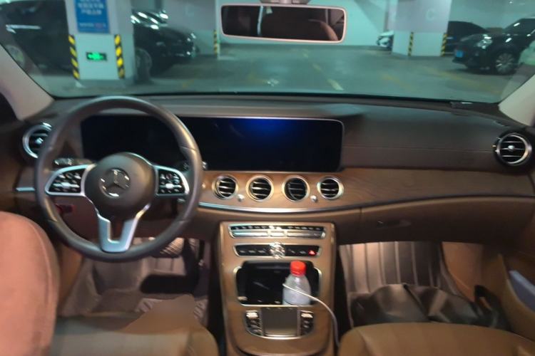 Used Mercedes-Benz E-Class 2020 E 300 L Luxury Model Center Console