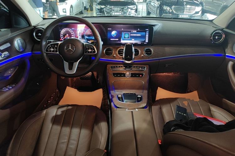 Used Mercedes-Benz E-Class 2020 Restyled E 300 L Exclusive Edition Center Console