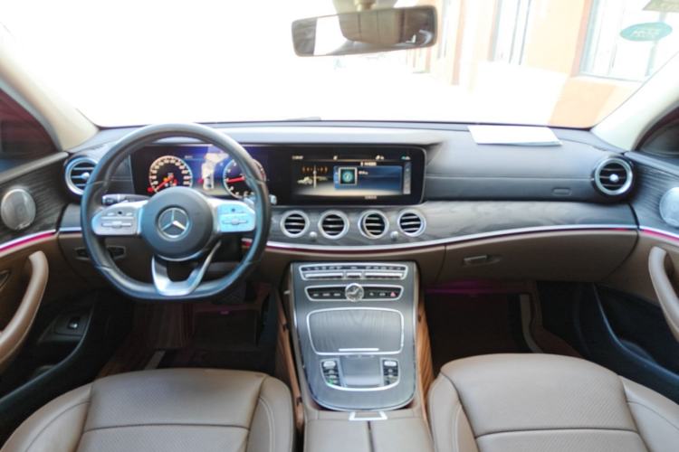 Used Mercedes-Benz E-Class 2020 E 300 L Sport Luxury Edition Center Console