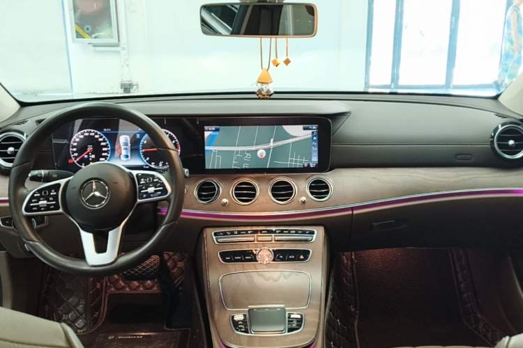 Used Mercedes-Benz E-Class 2020 Restyled E 300 L Exclusive Edition Center Console