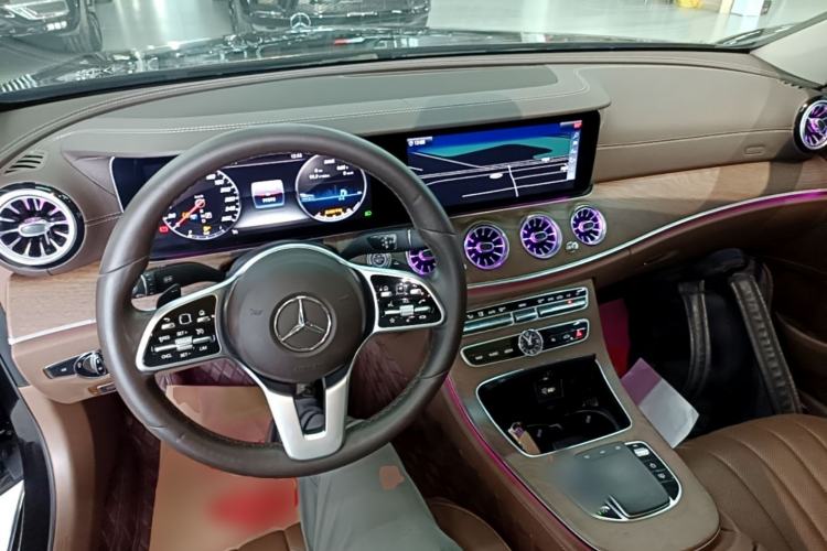 Used Mercedes-Benz E-Class 2020 Restyled E 300 L Exclusive Edition Center Console