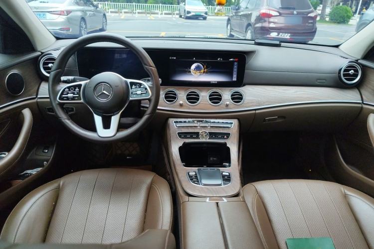 Used Mercedes-Benz E-Class 2020 E 300 L Stylish Model Center Console