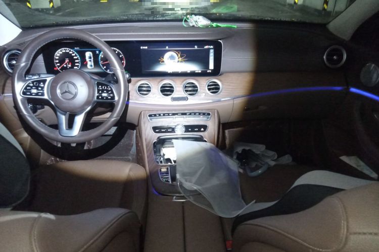 Used Mercedes-Benz E-Class 2020 E 300 L Luxury Model Center Console