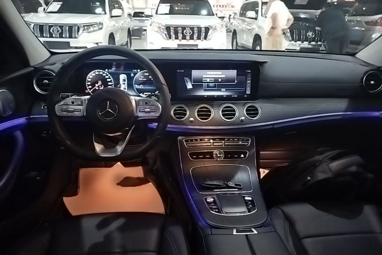 Used Mercedes-Benz E-Class 2020 Restyled E 300 L Sport Exclusive Edition Center Console