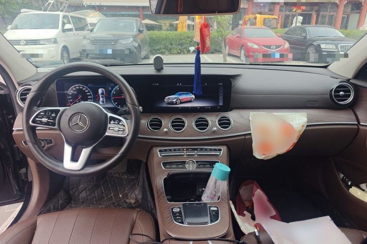 Used Mercedes-Benz E-Class 2020 Facelift E 300 L Stylish Edition Center Console