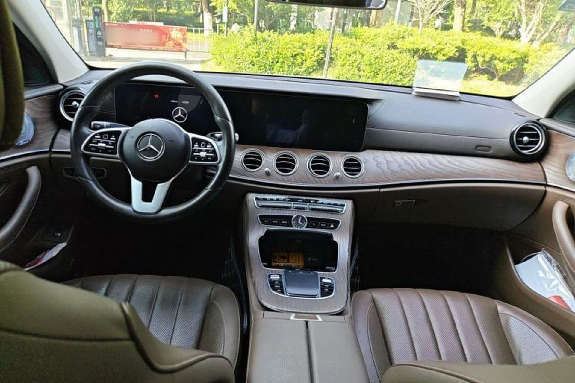 Used Mercedes-Benz E-Class 2020 Restyled E 300 L Exclusive Edition Center Console