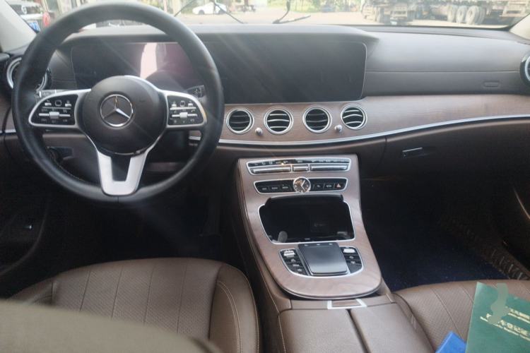 Used Mercedes-Benz E-Class 2020 E 300 L Luxury Model Center Console