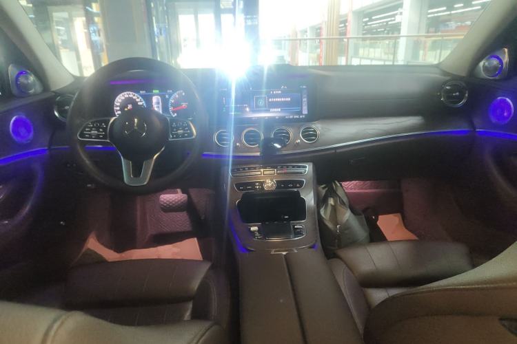 Used Mercedes-Benz E-Class 2020 E 260 L Center Console