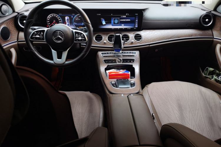 Used Mercedes-Benz E-Class 2020 Facelift E 300 L Stylish Edition Center Console