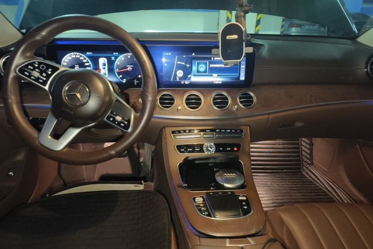 Used Mercedes-Benz E-Class 2020 Restyled E 300 L Exclusive Edition Center Console