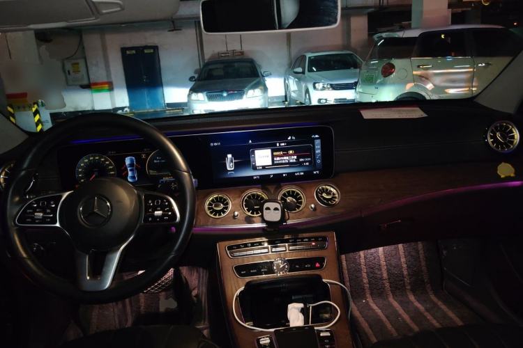 Used Mercedes-Benz E-Class 2020 E 300 L Luxury Model Center Console