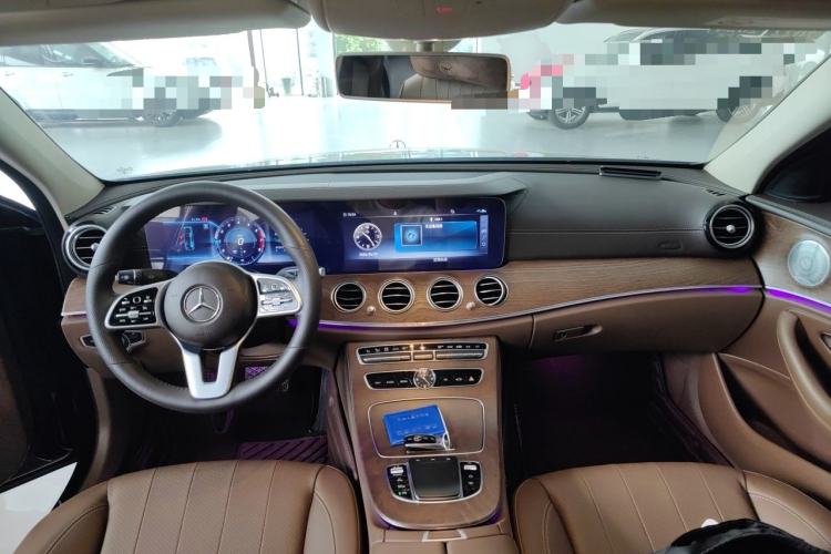 Used Mercedes-Benz E-Class 2020 E 300 L Luxury Model Center Console