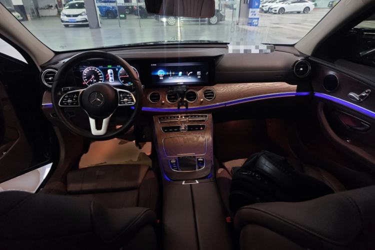 Used Mercedes-Benz E-Class 2020 Facelift E 260 L Center Console