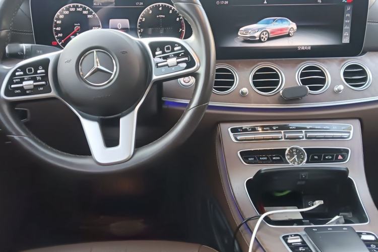 Used Mercedes-Benz E-Class 2020 Facelift E 300 L Stylish Edition Center Console