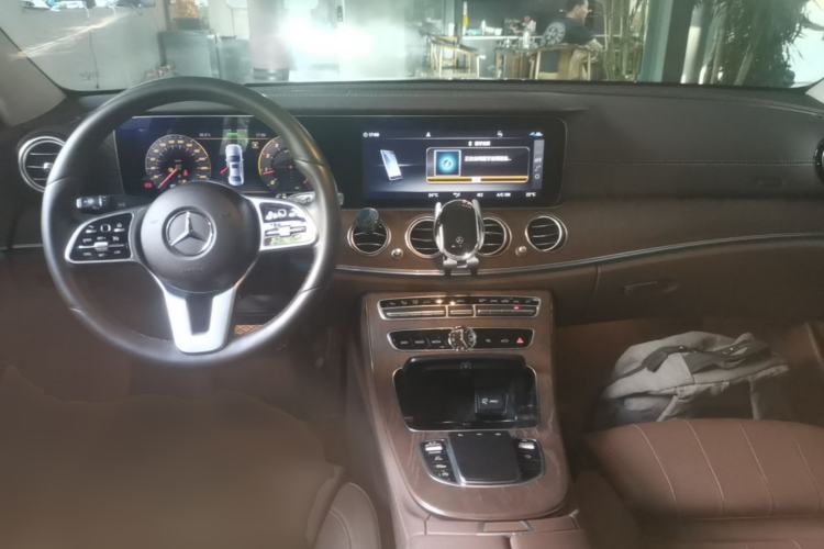 Used Mercedes-Benz E-Class 2020 Facelift E 260 L Center Console