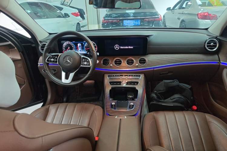 Used Mercedes-Benz E-Class 2020 Restyled E 300 L Exclusive Edition Center Console