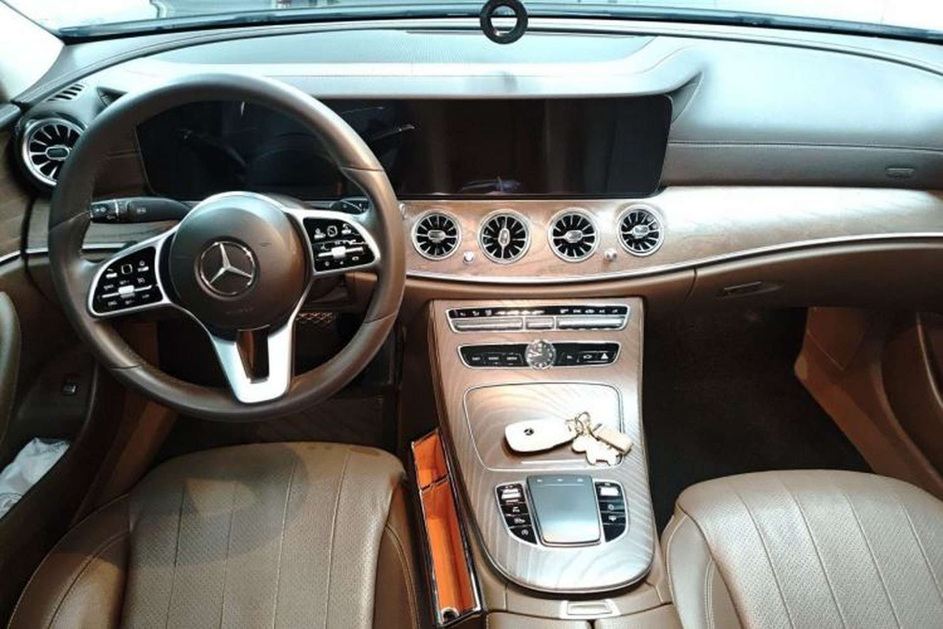 Used Mercedes-Benz E-Class 2020 E 300 L Luxury Model Center Console