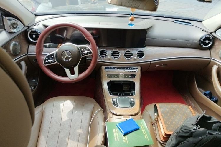 Used Mercedes-Benz E-Class 2020 Facelift E 300 L Stylish Edition Center Console