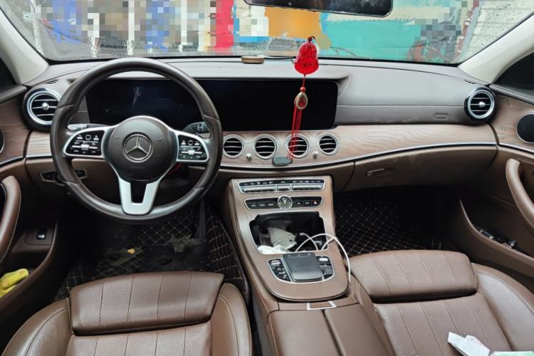 Used Mercedes-Benz E-Class 2020 Facelift E 260 L Center Console