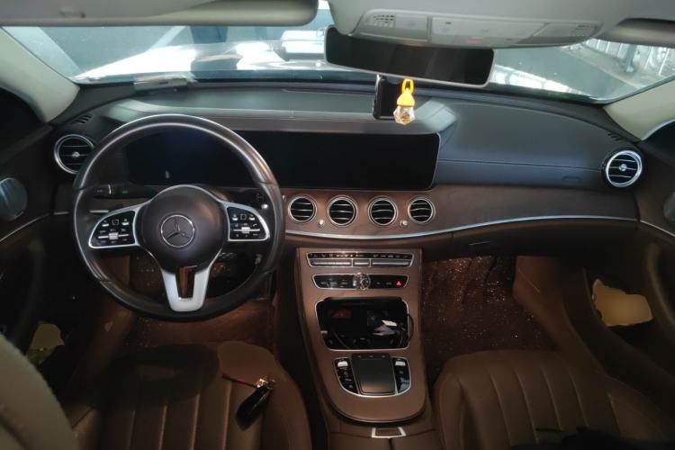 Used Mercedes-Benz E-Class 2020 Restyled E 300 L Exclusive Edition Center Console