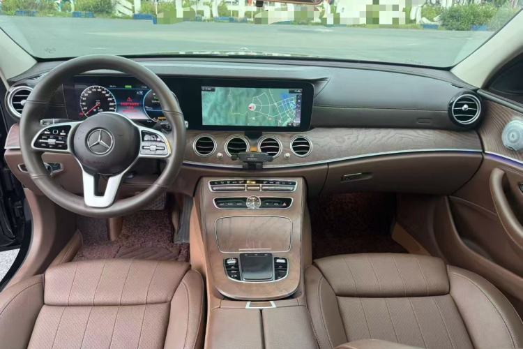 Used Mercedes-Benz E-Class 2020 Facelift E 260 L Center Console
