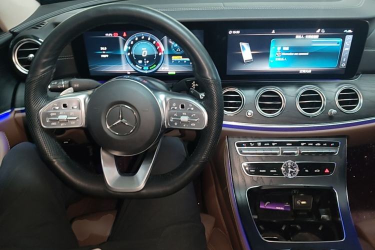 Used Mercedes-Benz E-Class 2020 Facelift E 260 L Sport Edition Center Console