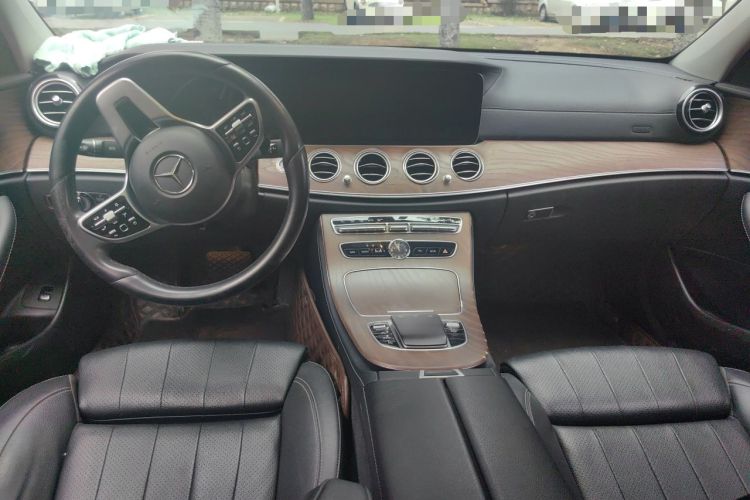 Used Mercedes-Benz E-Class 2020 Facelift E 260 L Center Console