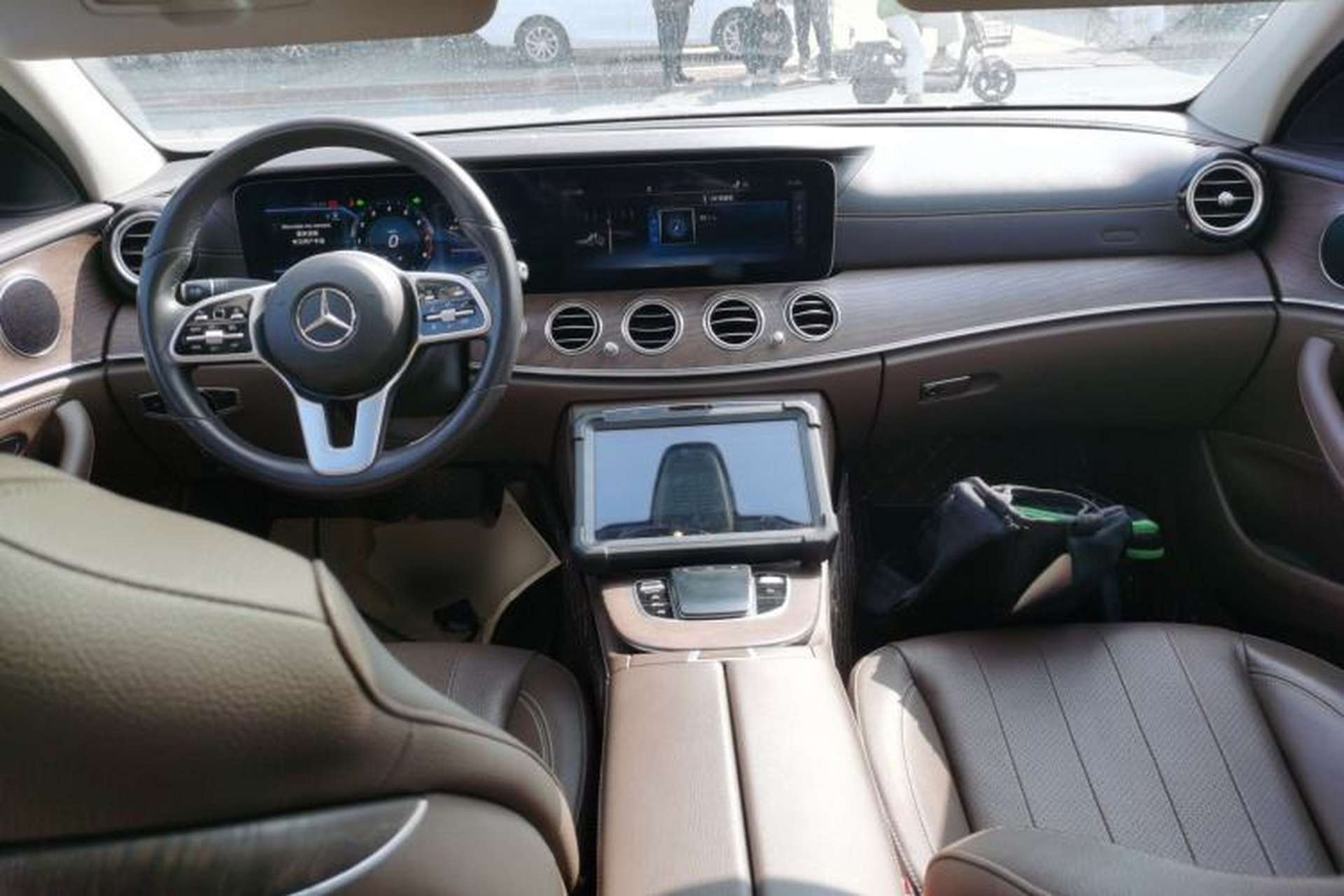 Used Mercedes-Benz E-Class 2020 Facelift E 300 L Stylish Edition Center Console