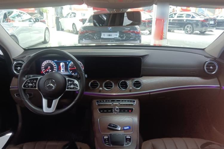 Used Mercedes-Benz E-Class 2020 Restyled E 300 L Exclusive Edition Center Console