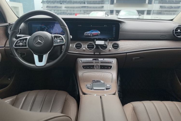 Used Mercedes-Benz E-Class 2020 Restyled E 300 L Exclusive Edition Center Console