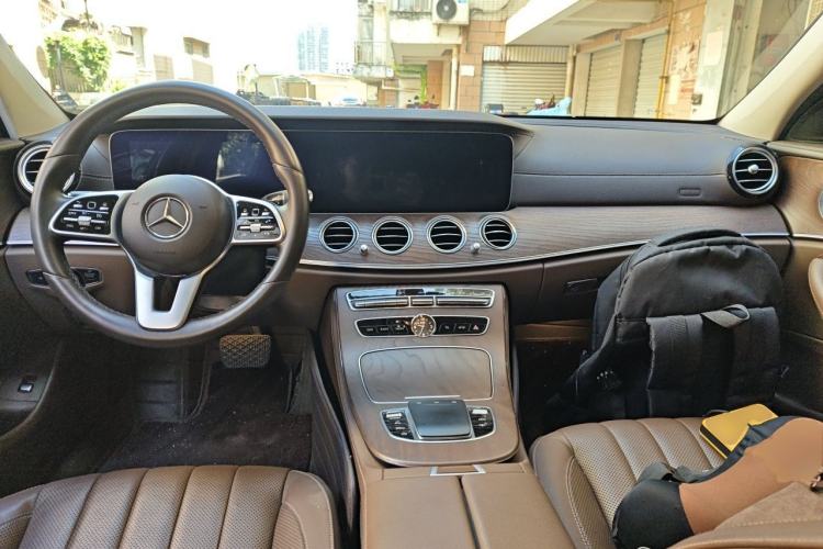 Used Mercedes-Benz E-Class 2020 Restyled E 300 L Exclusive Edition Center Console