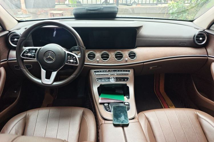 Used Mercedes-Benz E-Class 2020 Facelift E 300 L Stylish Edition Center Console
