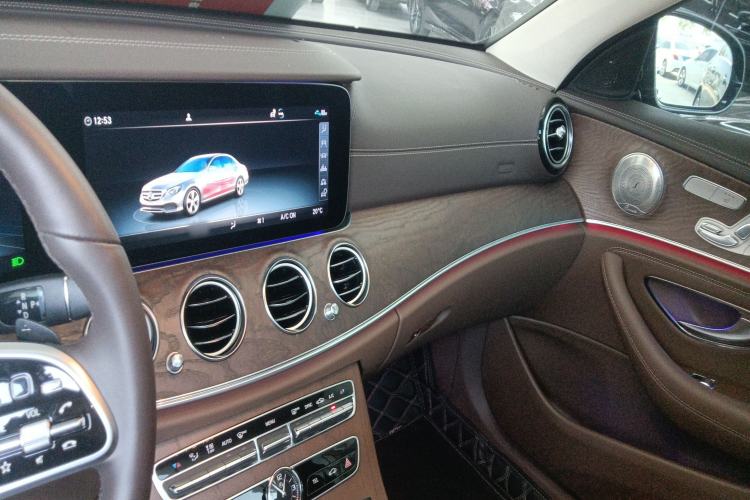 Used Mercedes-Benz E-Class 2020 Facelift E 300 L Stylish Edition Center Console
