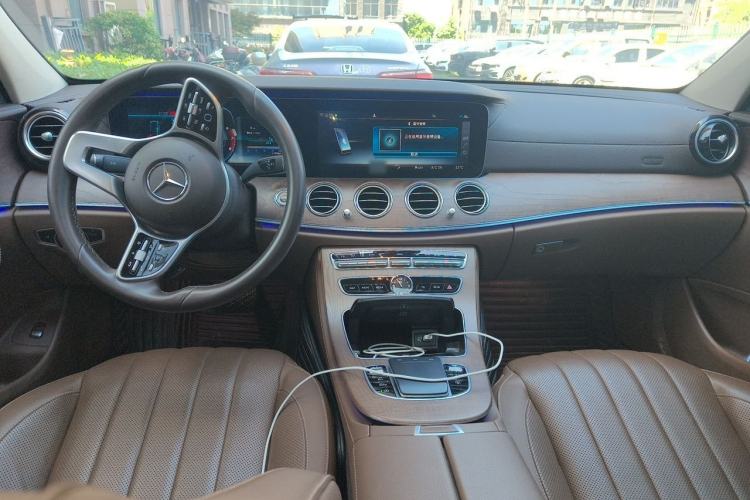Used Mercedes-Benz E-Class 2020 Restyled E 300 L Exclusive Edition Center Console