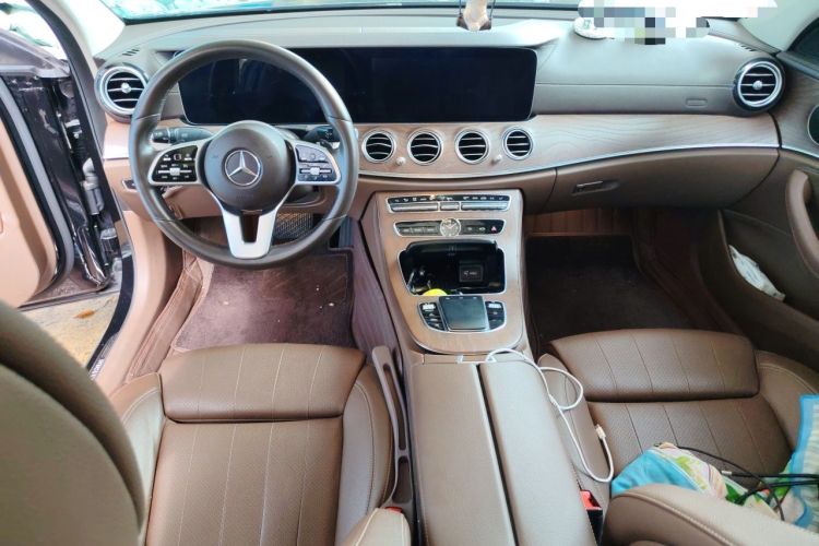 Used Mercedes-Benz E-Class 2020 E 260 L Center Console
