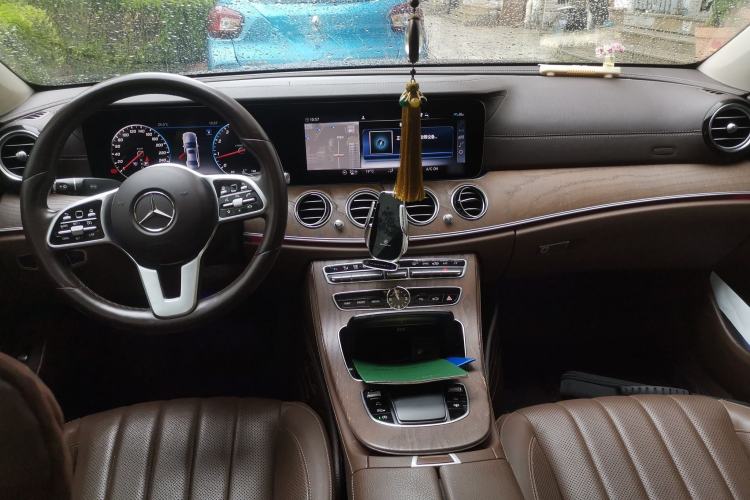 Used Mercedes-Benz E-Class 2020 Restyled E 300 L Exclusive Edition Center Console