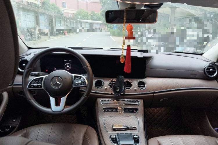 Used Mercedes-Benz E-Class 2020 Facelift E 300 L Stylish Edition Center Console